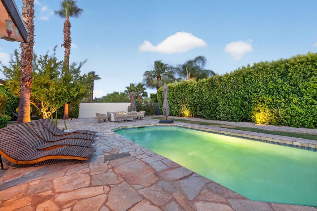 1055 E Louise Drive