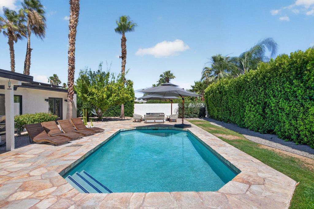 1055 E Louise Drive