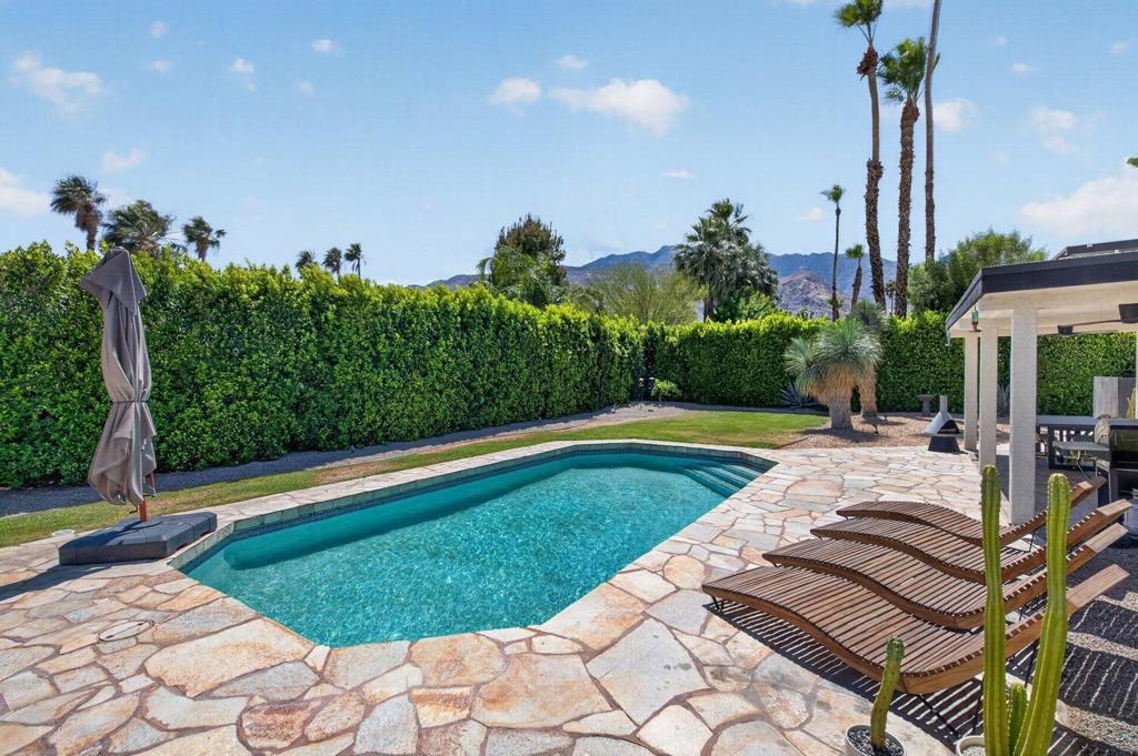 1055 E Louise Drive