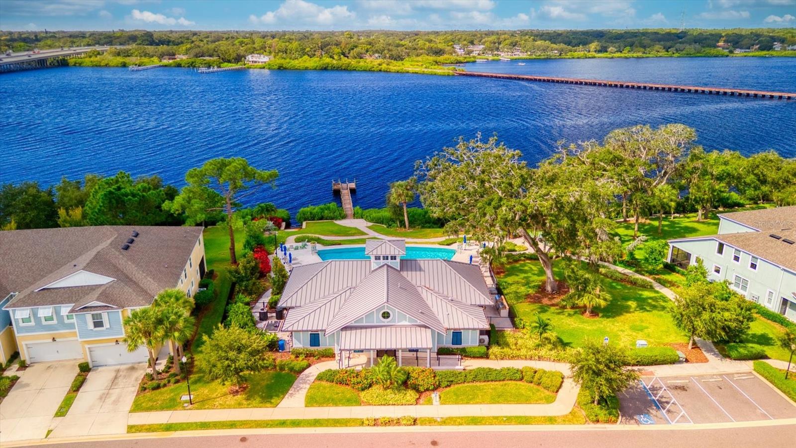 2001 PALM KEY AVE