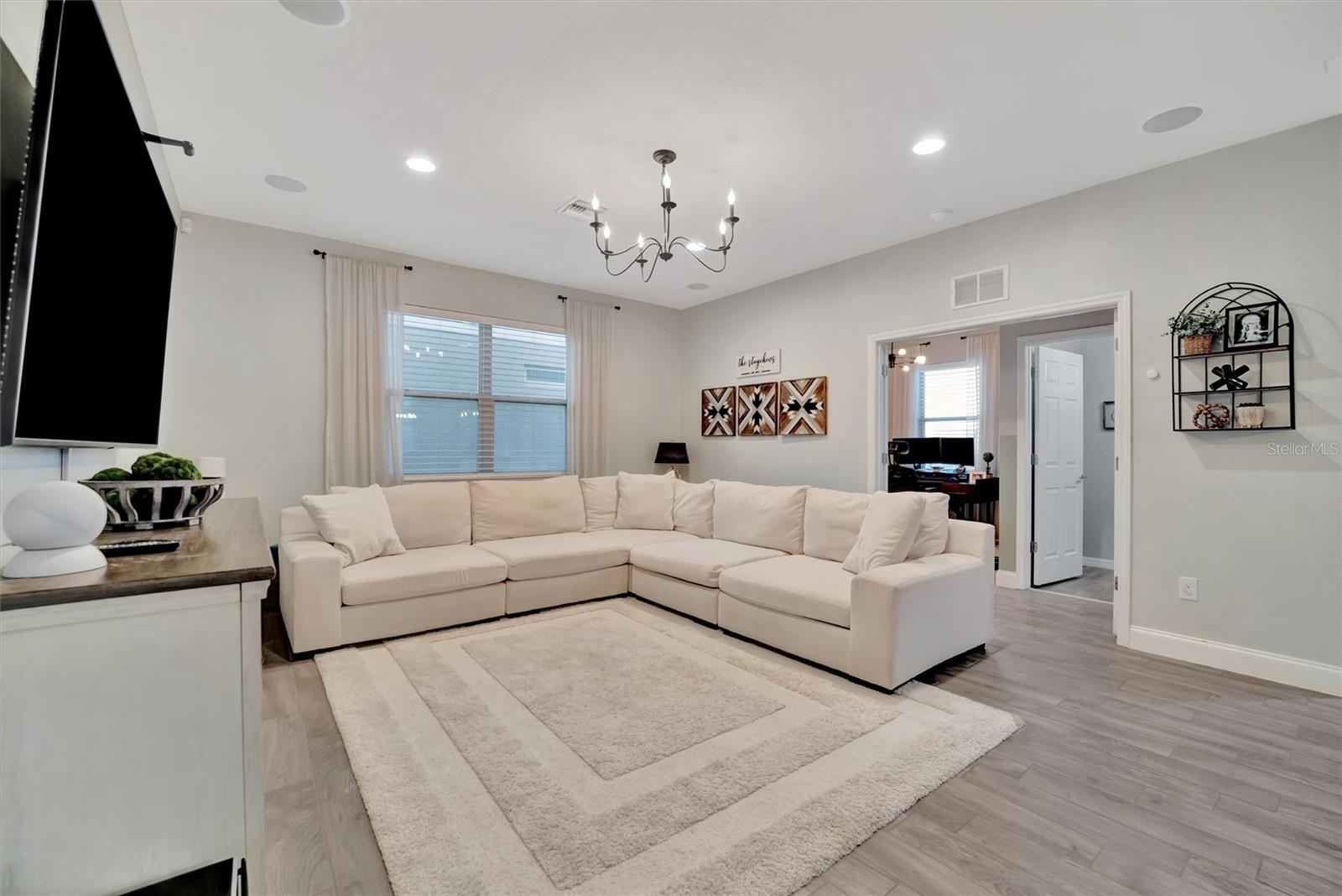 6531 KENAVA LOOP