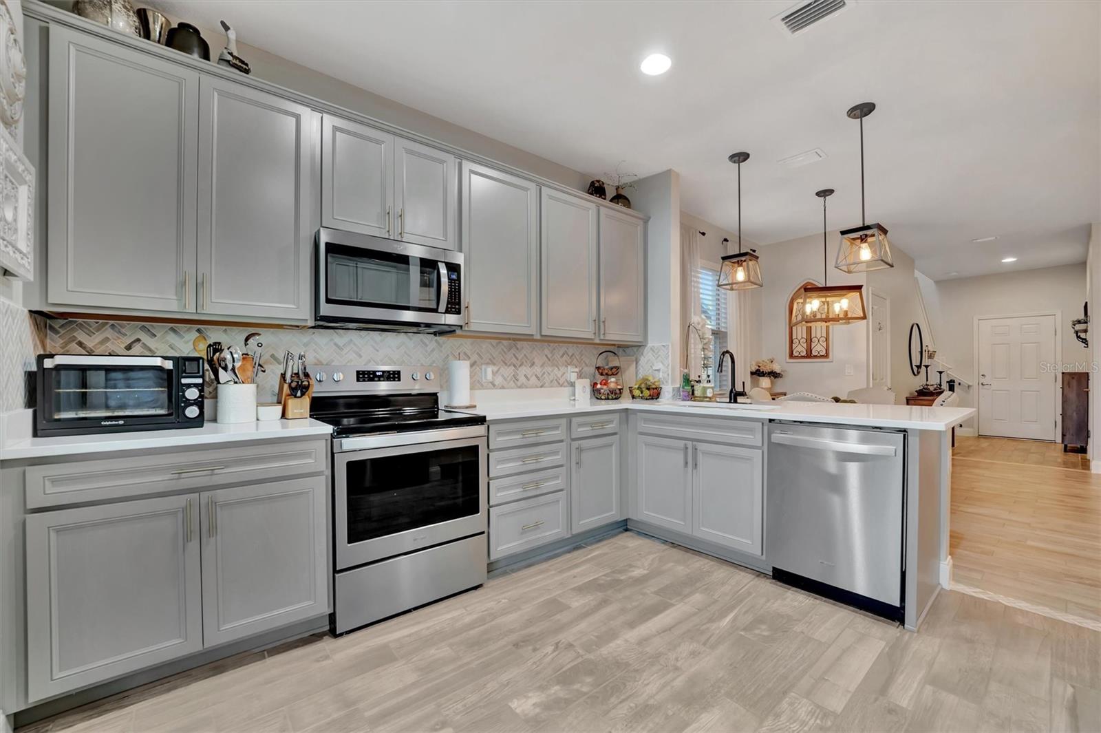 6531 KENAVA LOOP