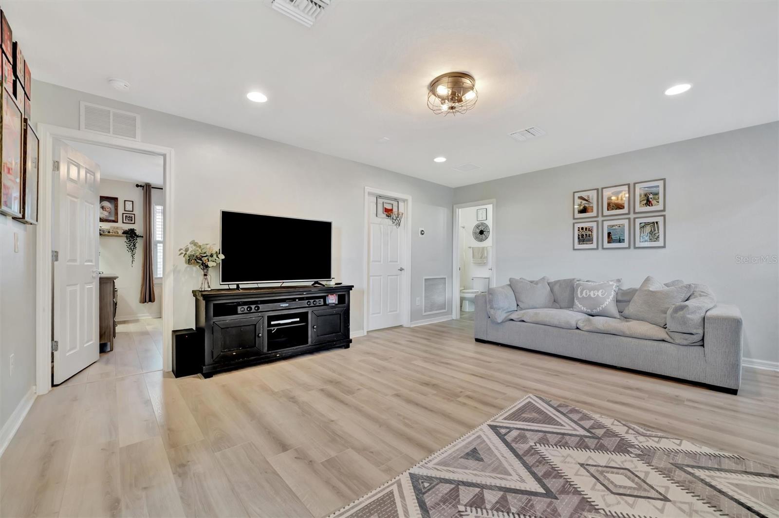 6531 KENAVA LOOP