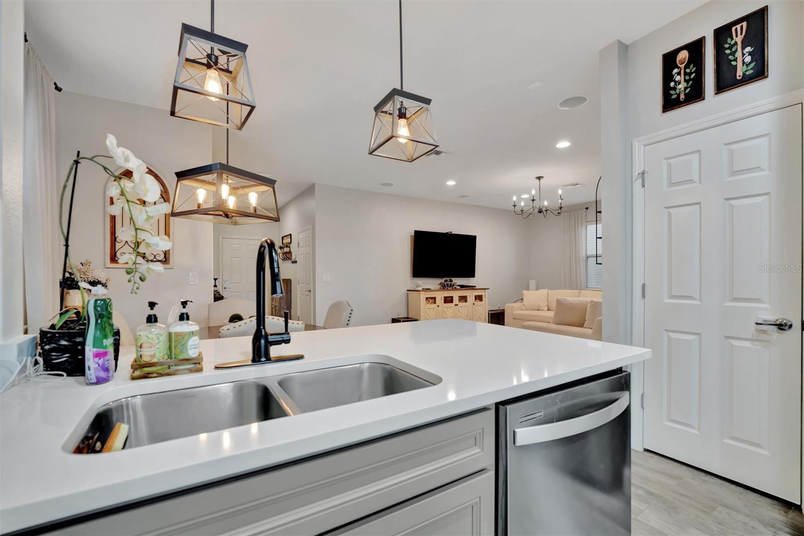 6531 KENAVA LOOP
