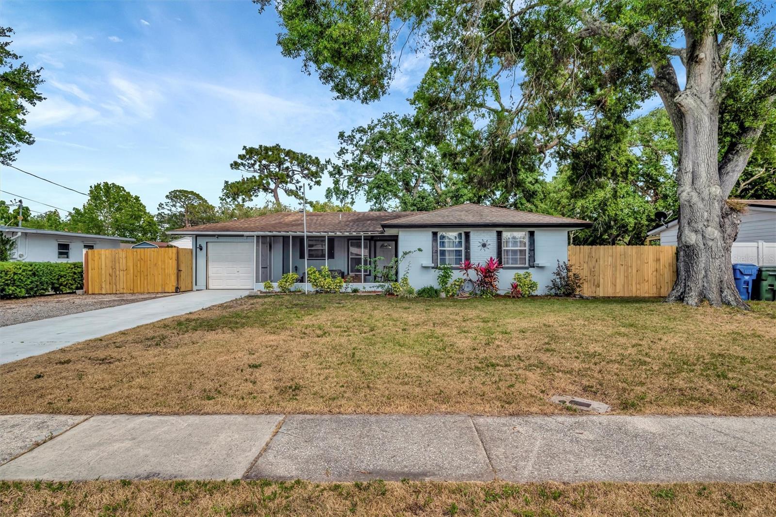 15591 DARIEN WAY