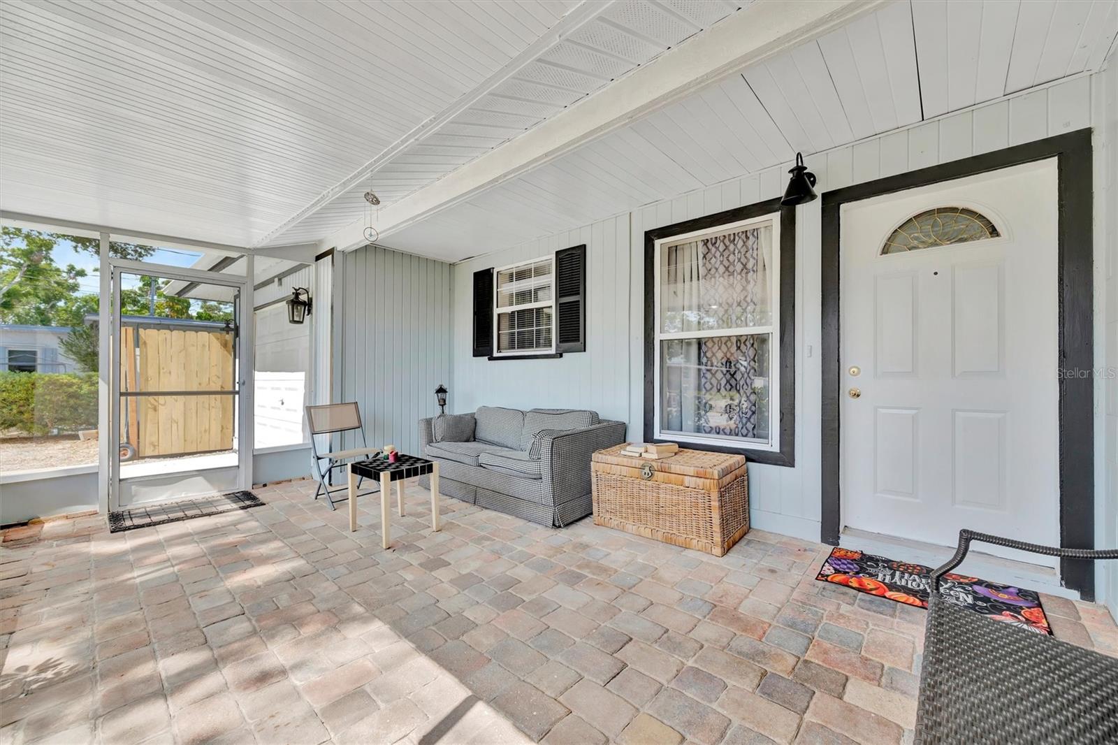 15591 DARIEN WAY