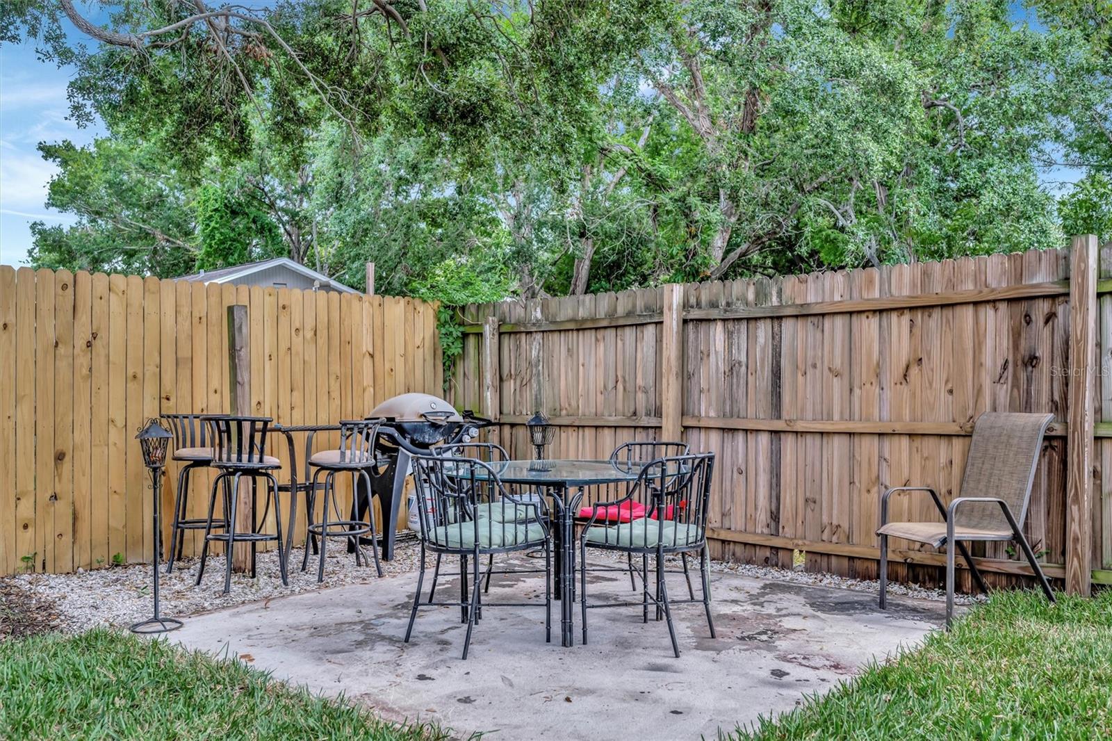 15591 DARIEN WAY