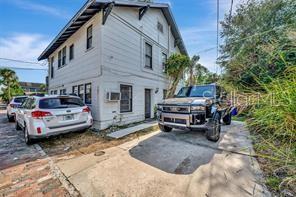 421 11TH AVE NE
