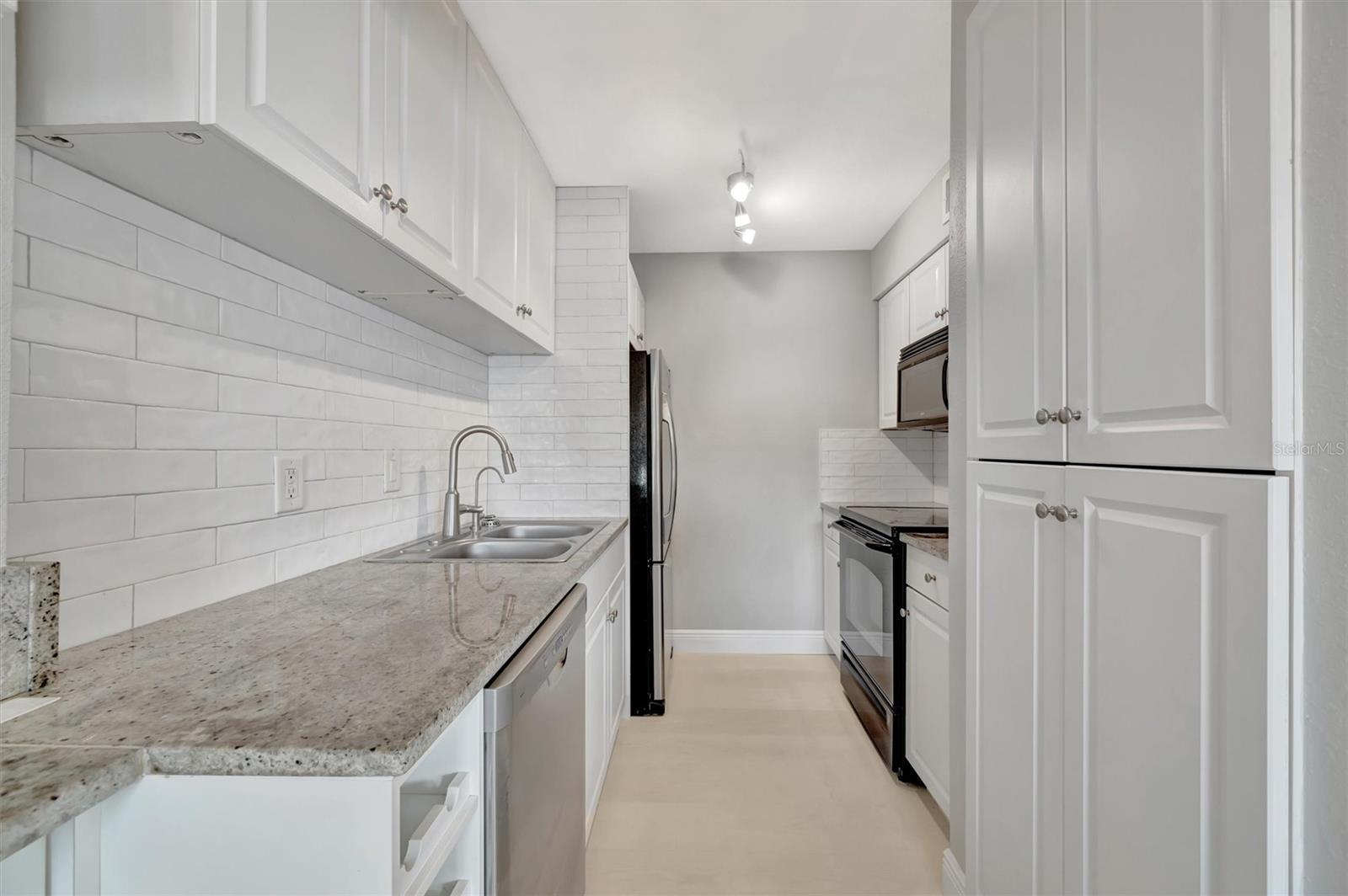 4827 COQUINA KEY DR SE #B