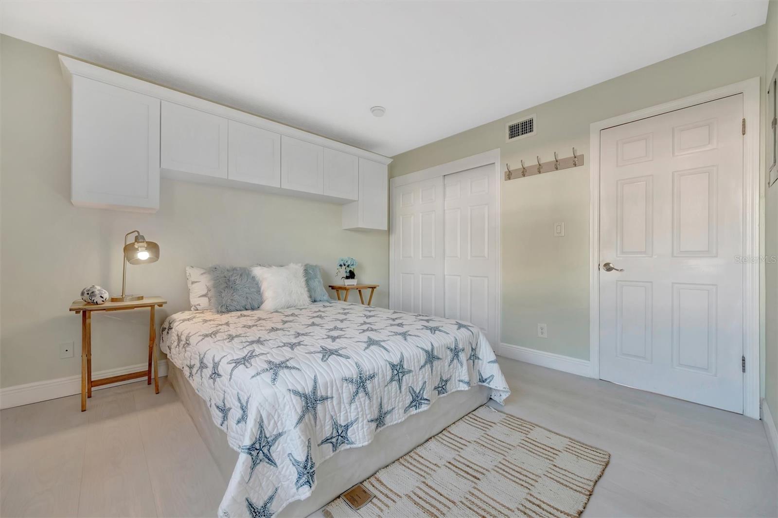 4827 COQUINA KEY DR SE #B