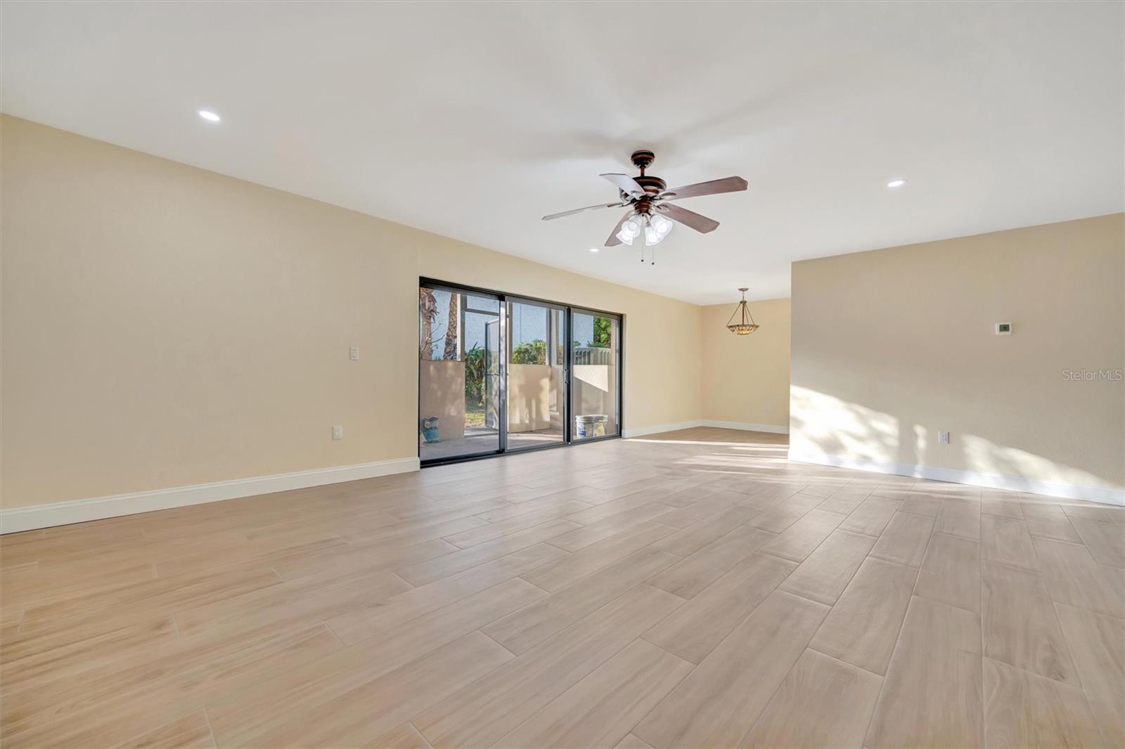 11412 8TH ST N AVE N #1007