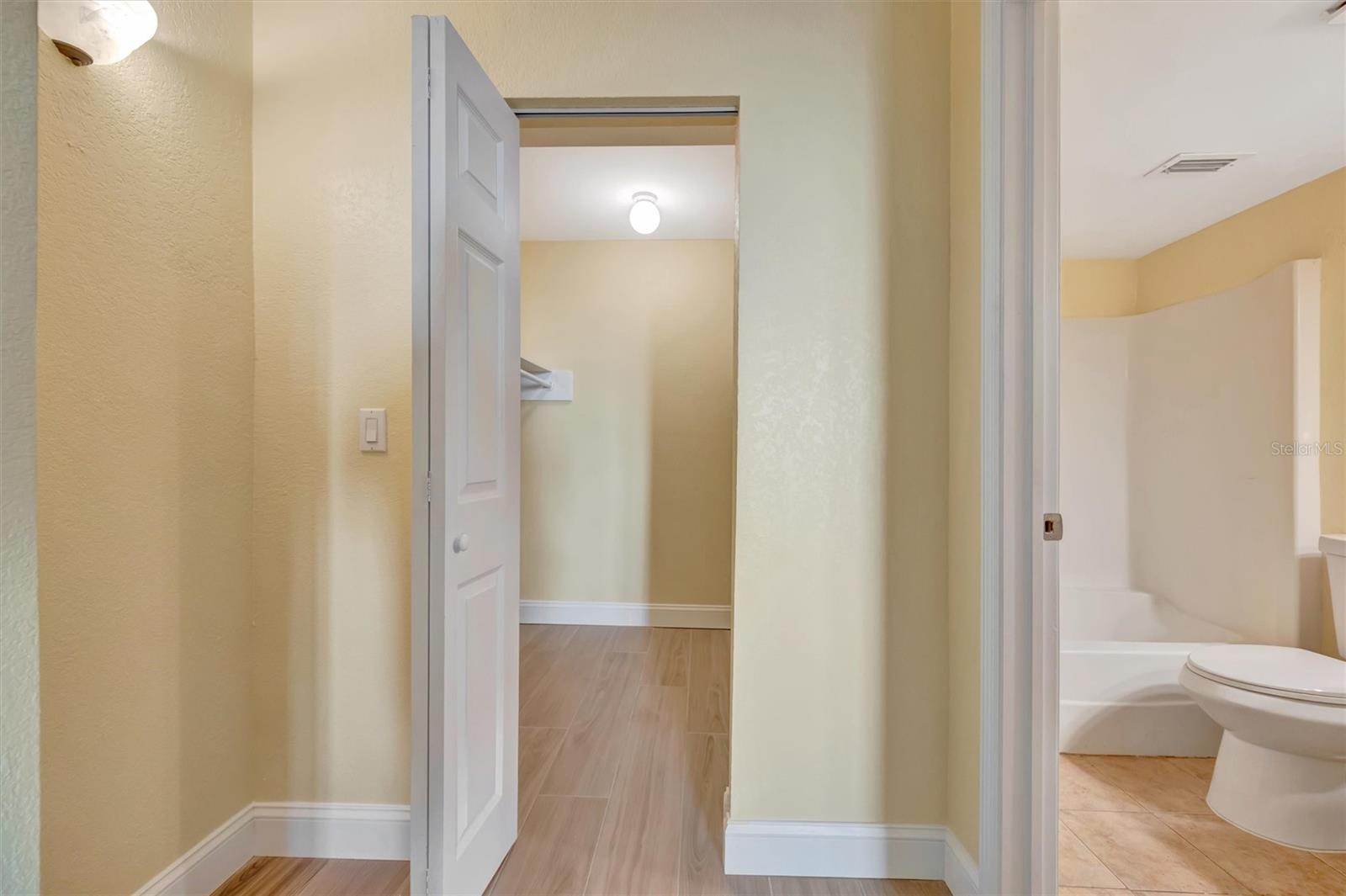 11412 8TH ST N AVE N #1007