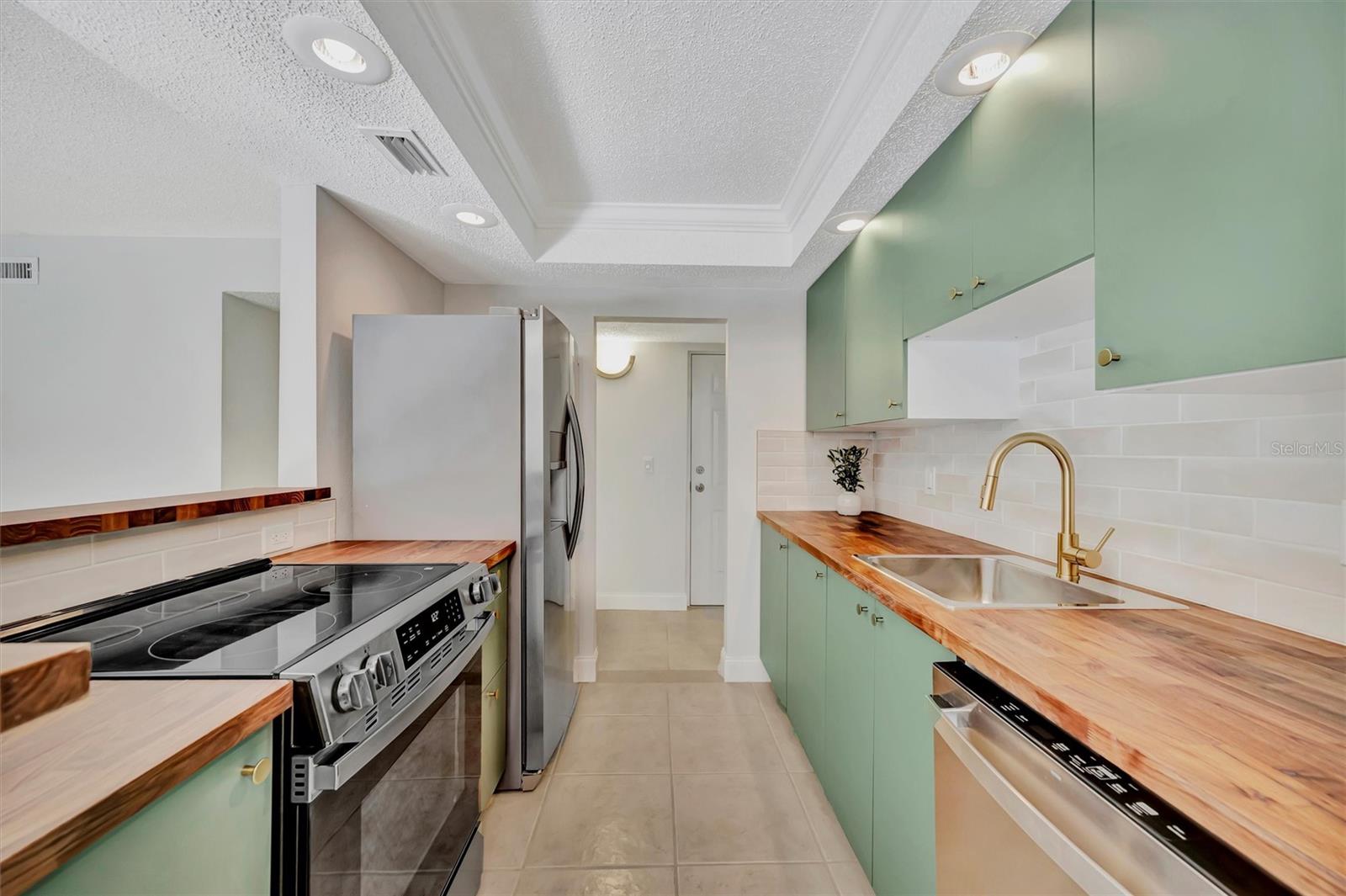 776 116TH AVE N #1105