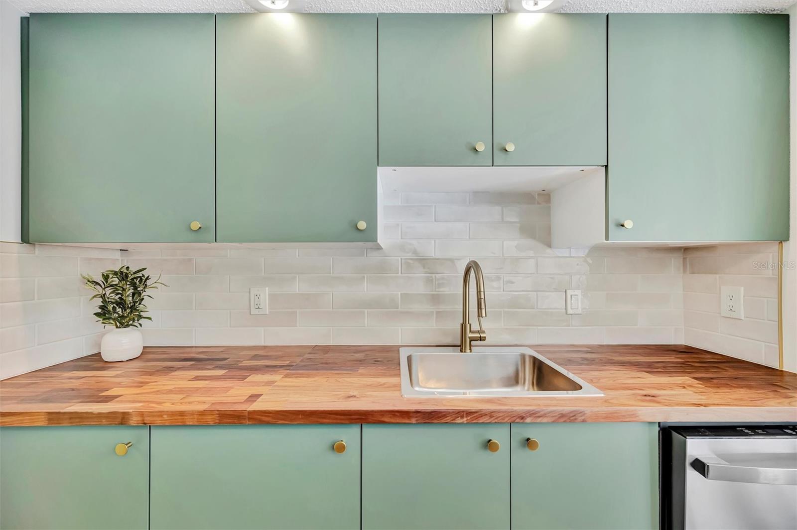 776 116TH AVE N #1105