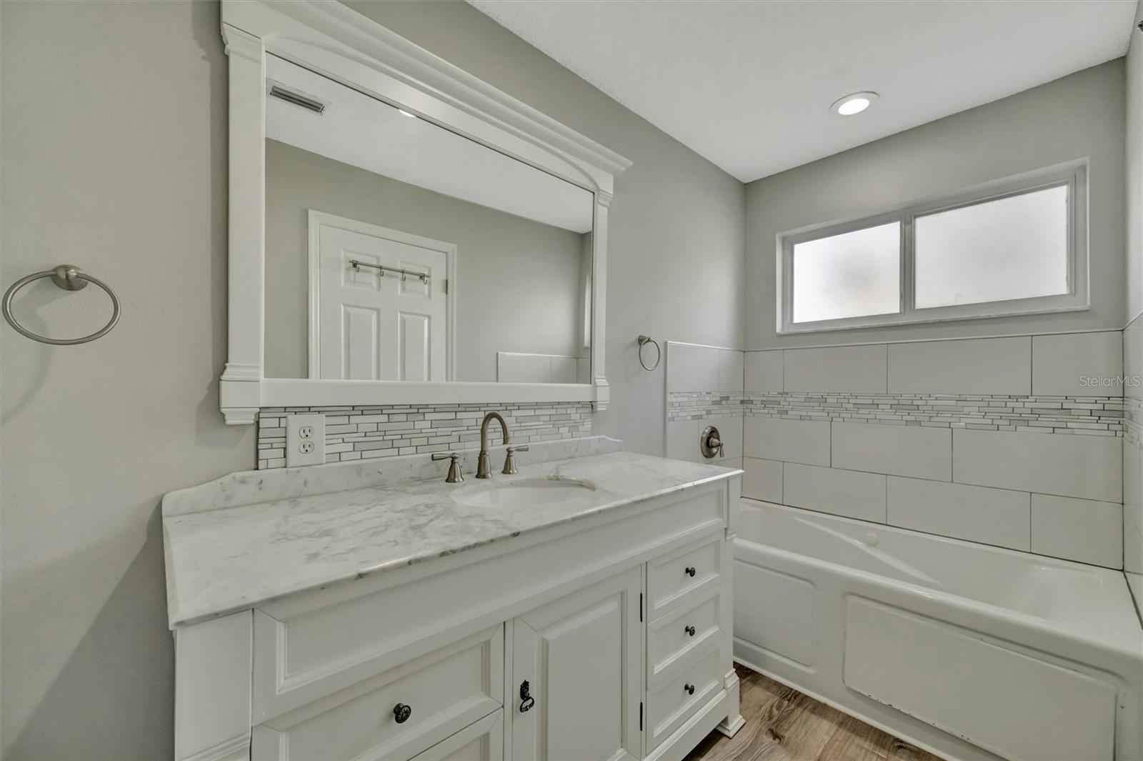 547 BLACK LION DR NE