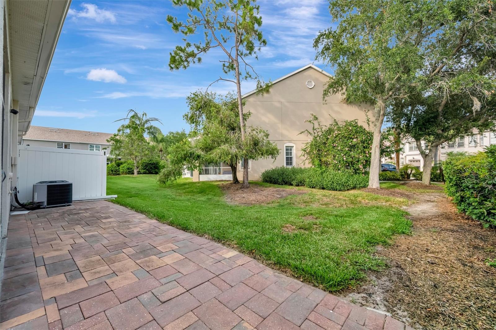 547 BLACK LION DR NE