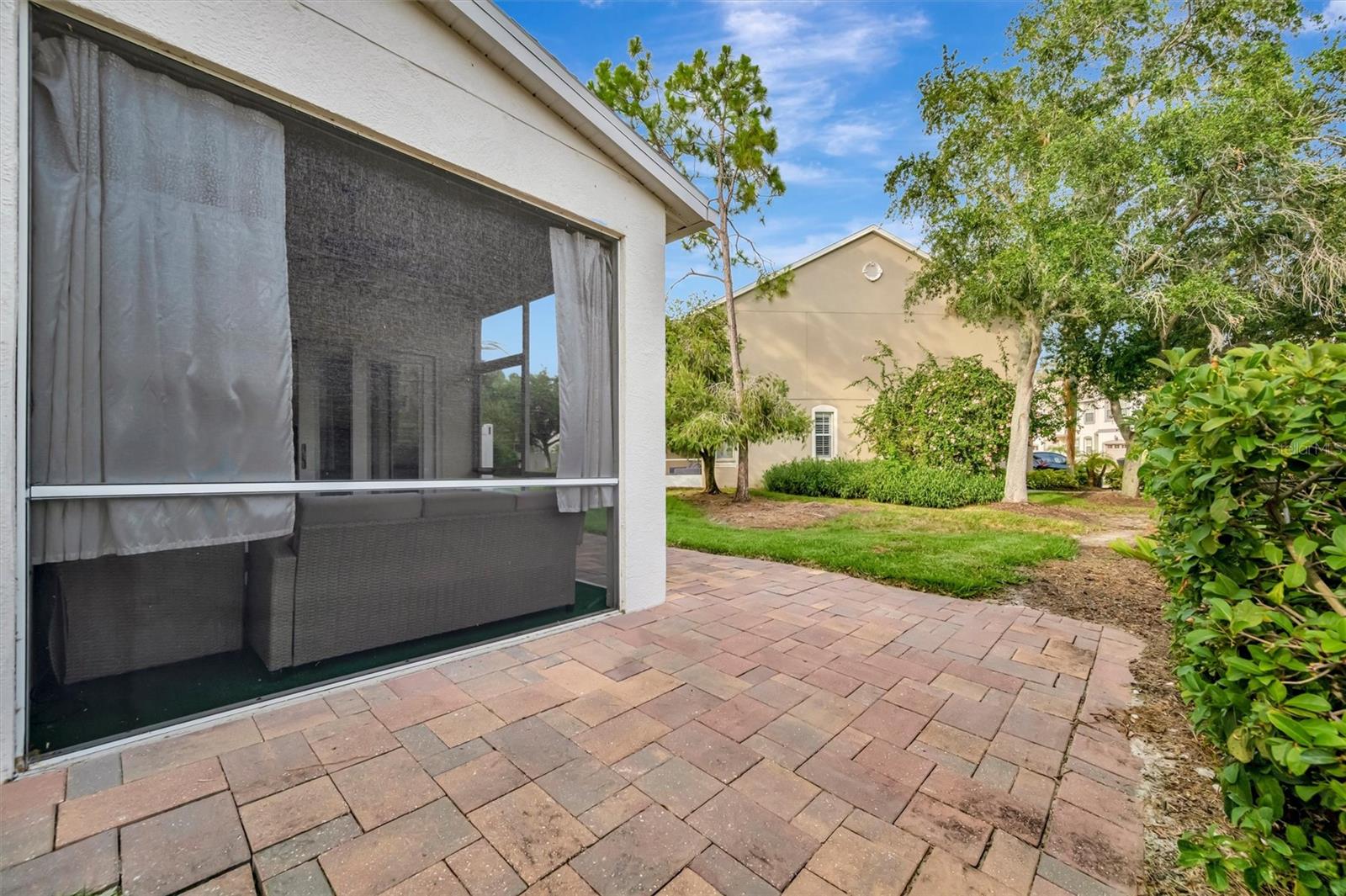 547 BLACK LION DR NE