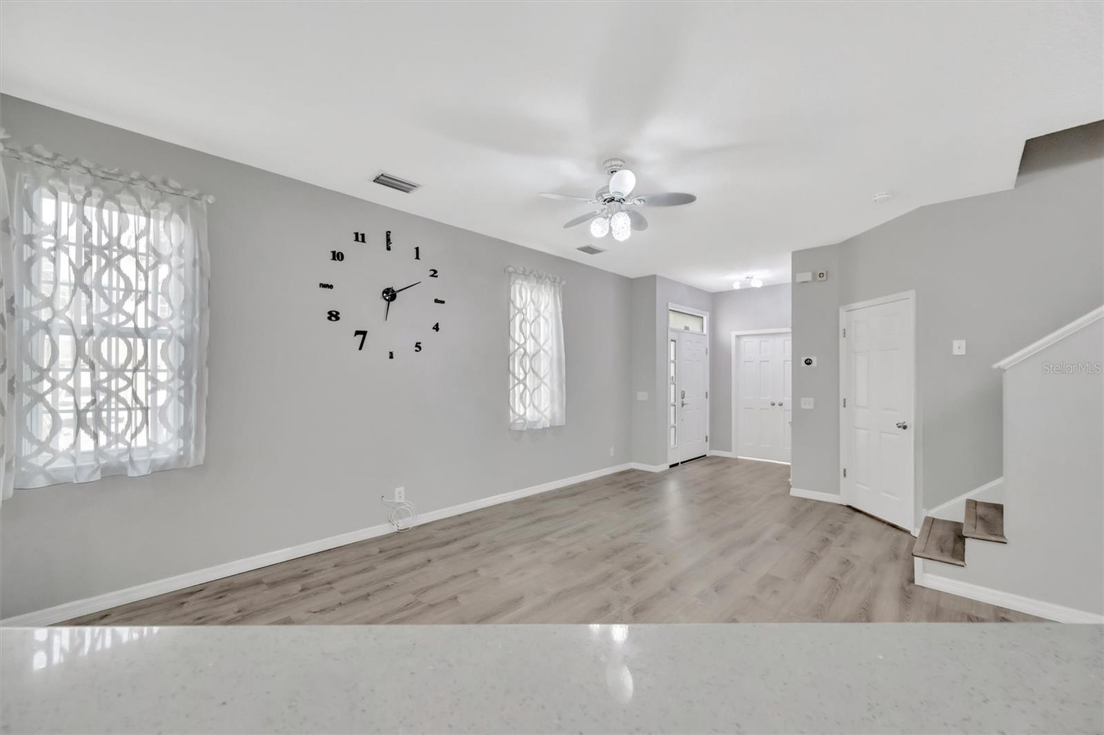 547 BLACK LION DR NE