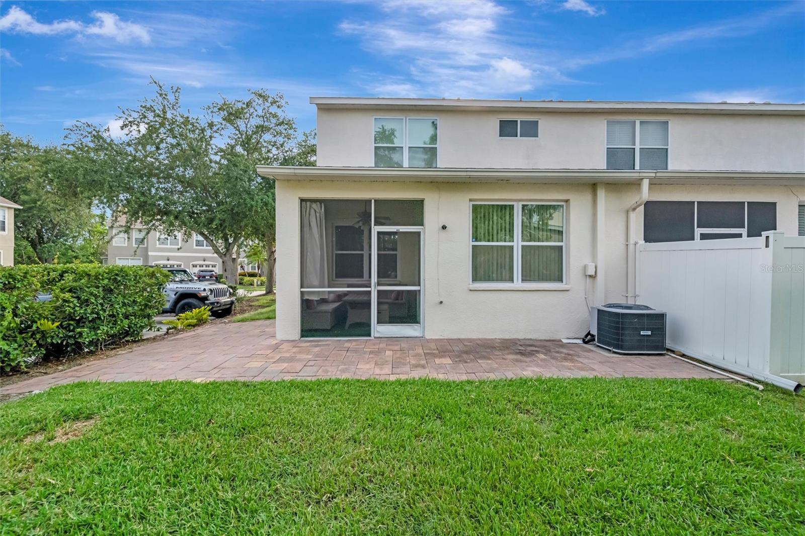 547 BLACK LION DR NE