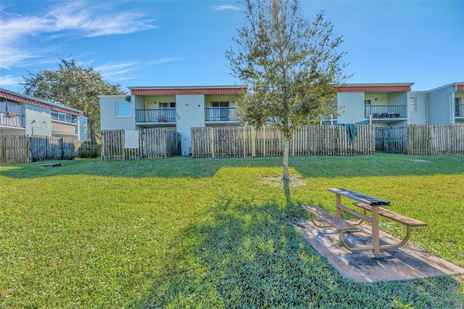 2836 SOMERSET PARK DR #103