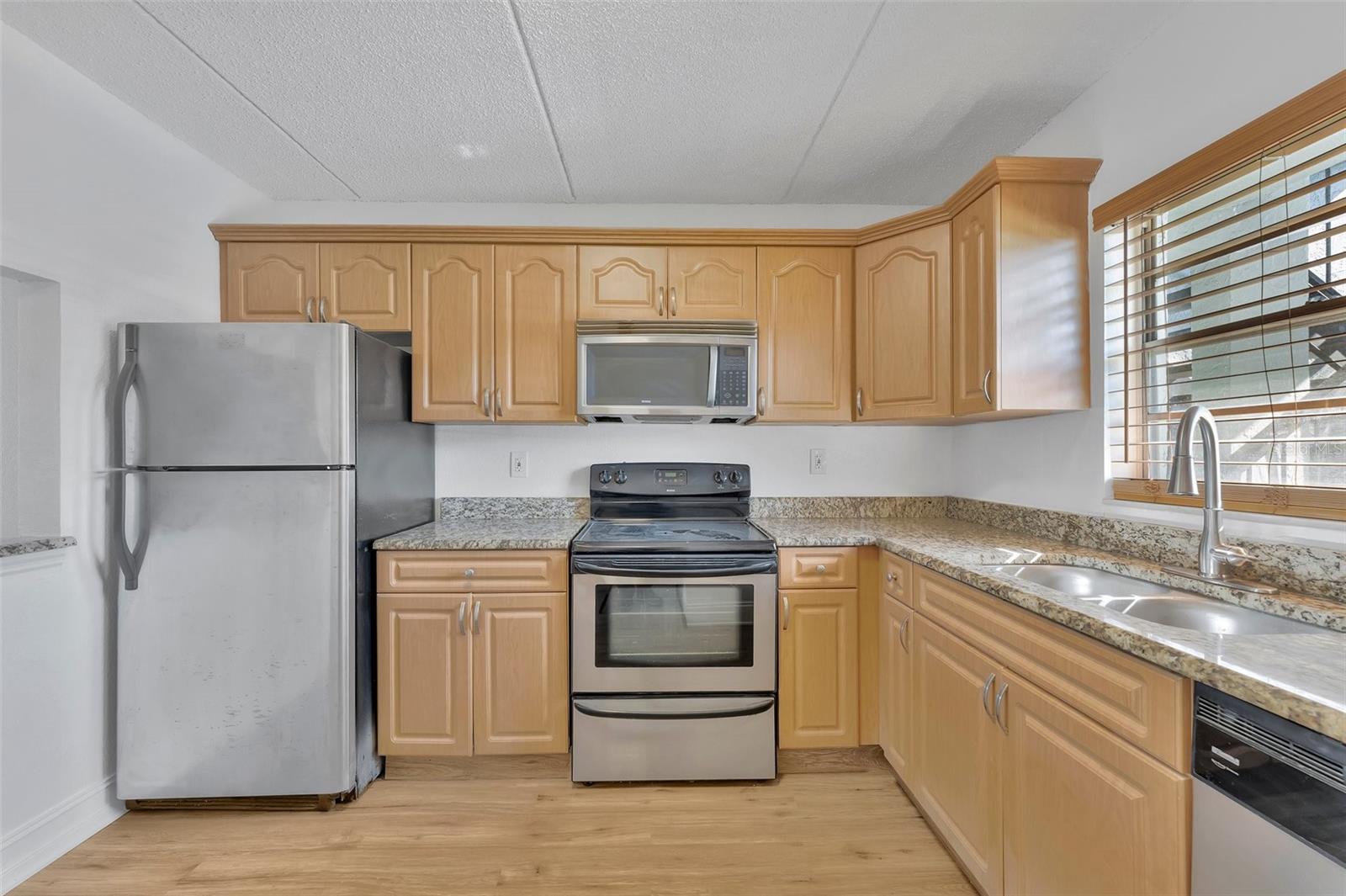 2836 SOMERSET PARK DR #103