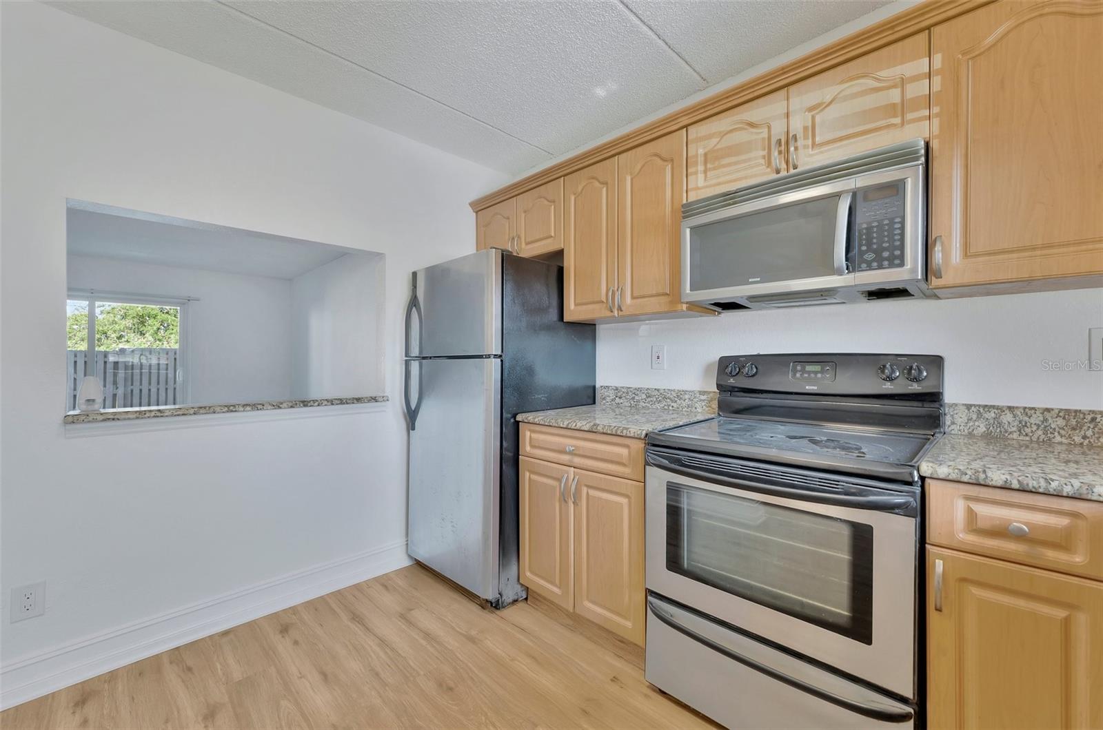 2836 SOMERSET PARK DR #103