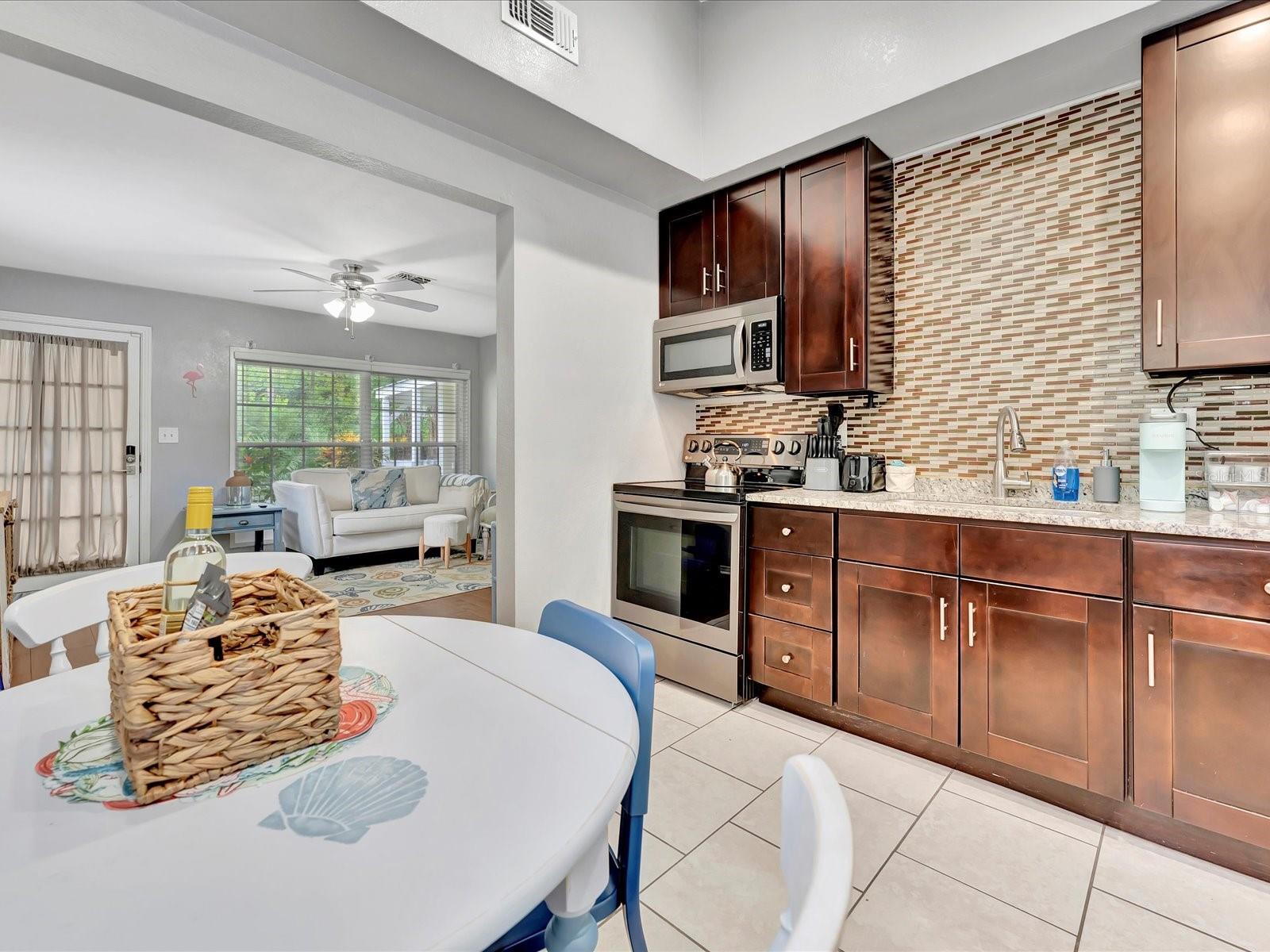 39 HAMILTON HEATH DR