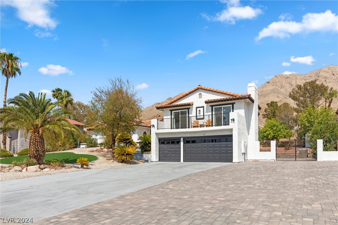 1068 Eastridge Way