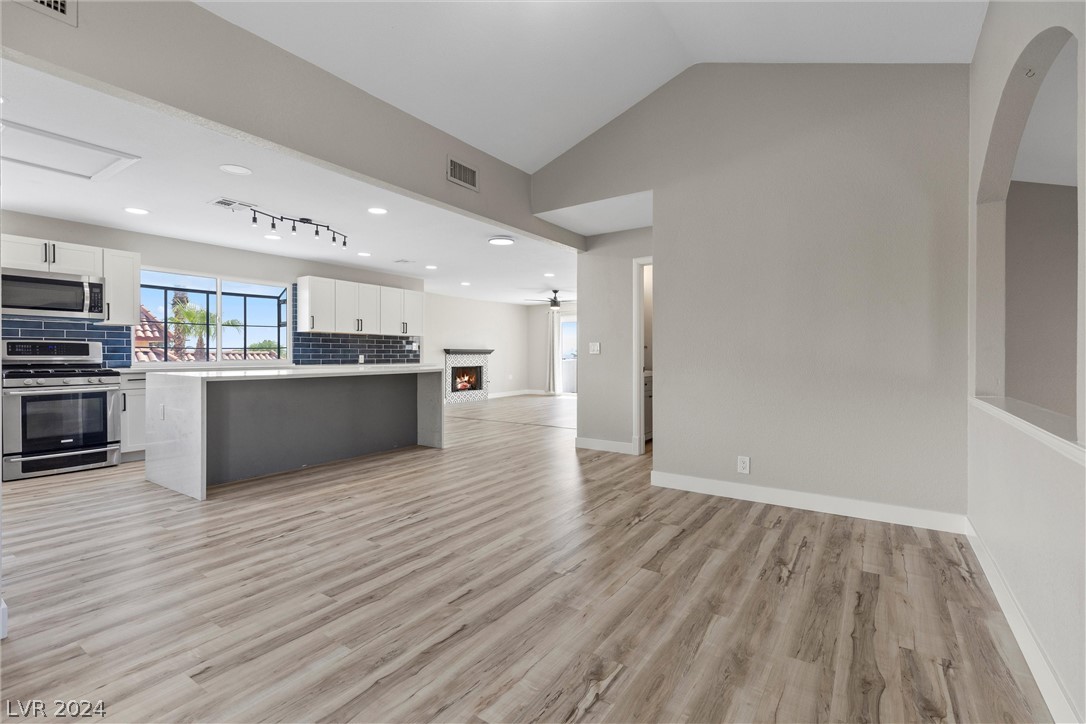 1068 Eastridge Way