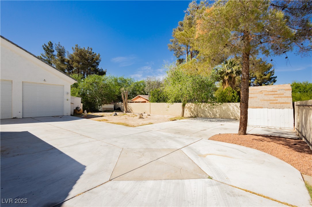 3720 East Oquendo Road