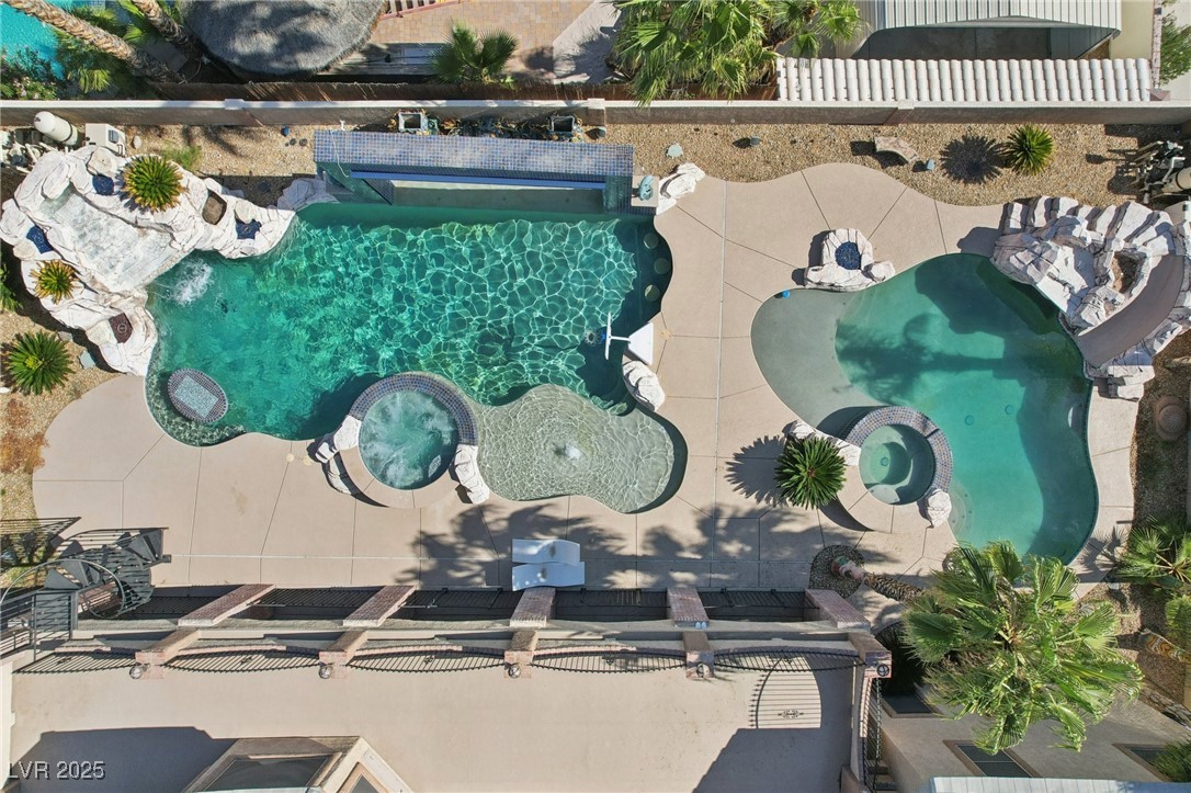 3622 Mooncrest Circle