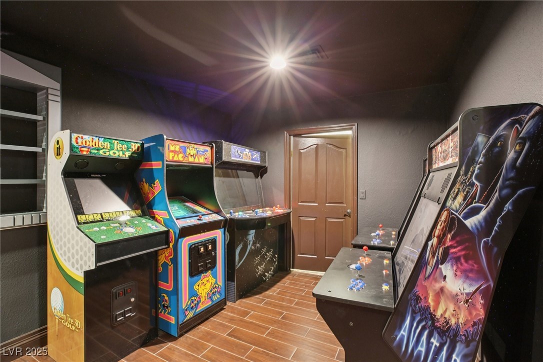 3622 Mooncrest Circle