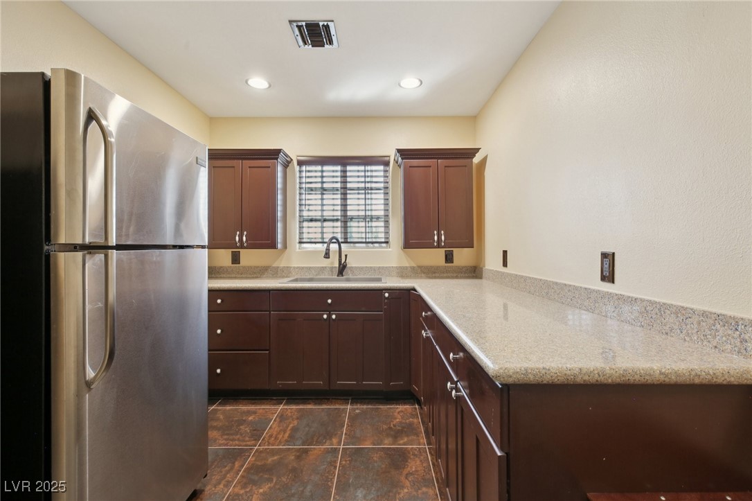 3622 Mooncrest Circle