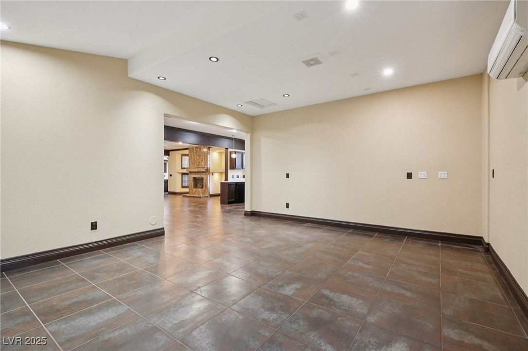 3622 Mooncrest Circle