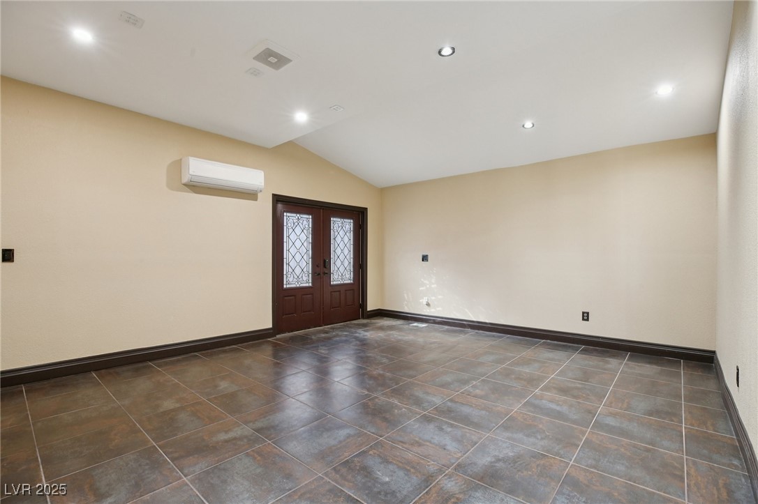 3622 Mooncrest Circle