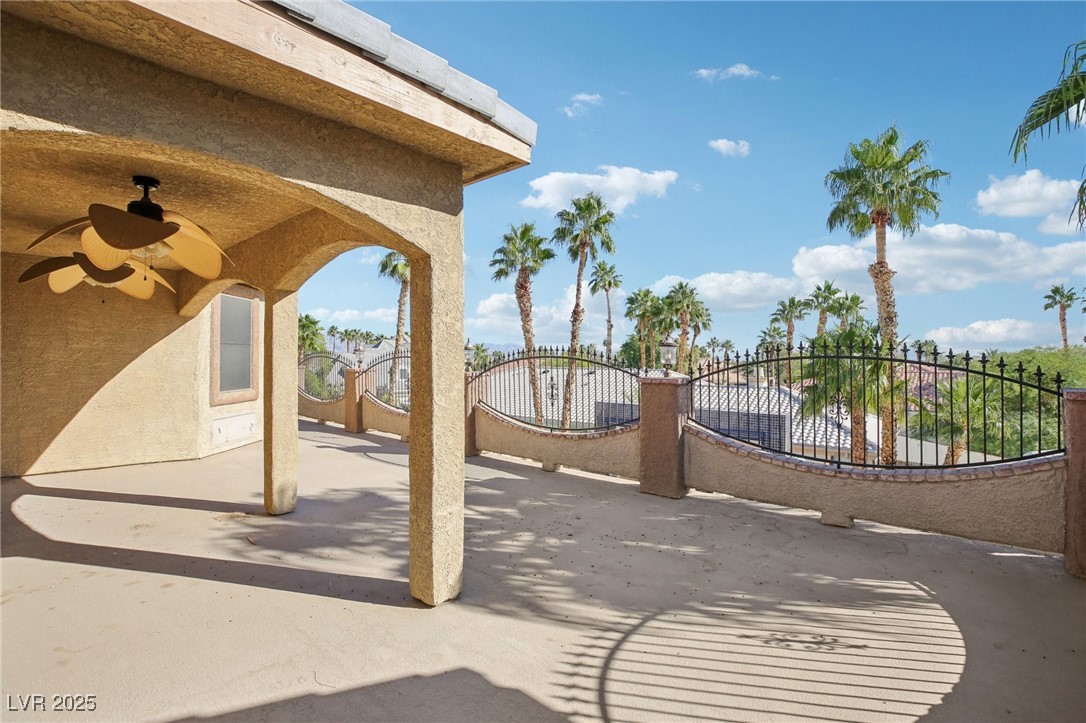 3622 Mooncrest Circle