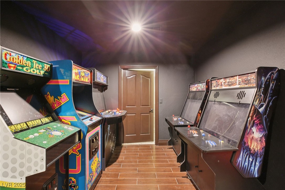 3622 Mooncrest Circle