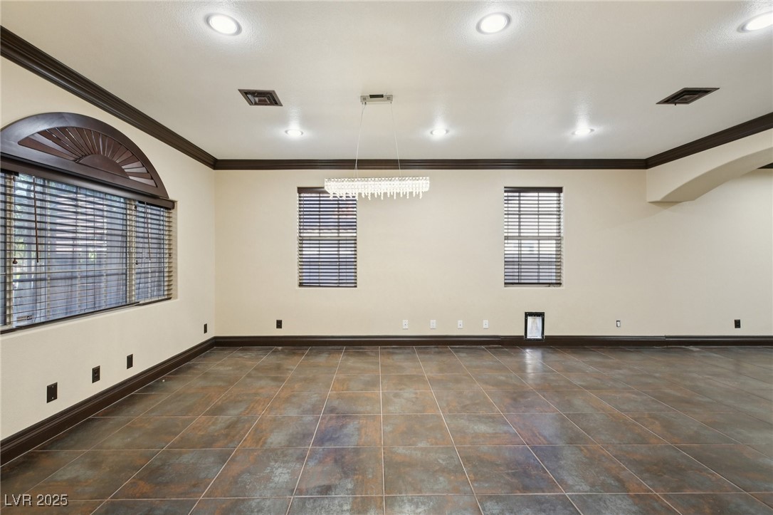 3622 Mooncrest Circle