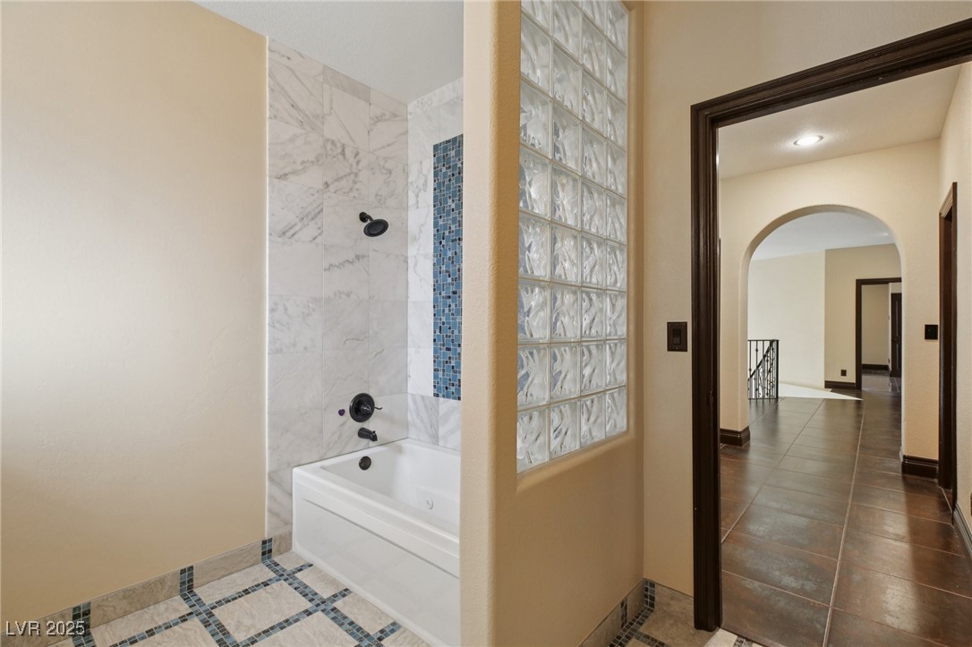 3622 Mooncrest Circle