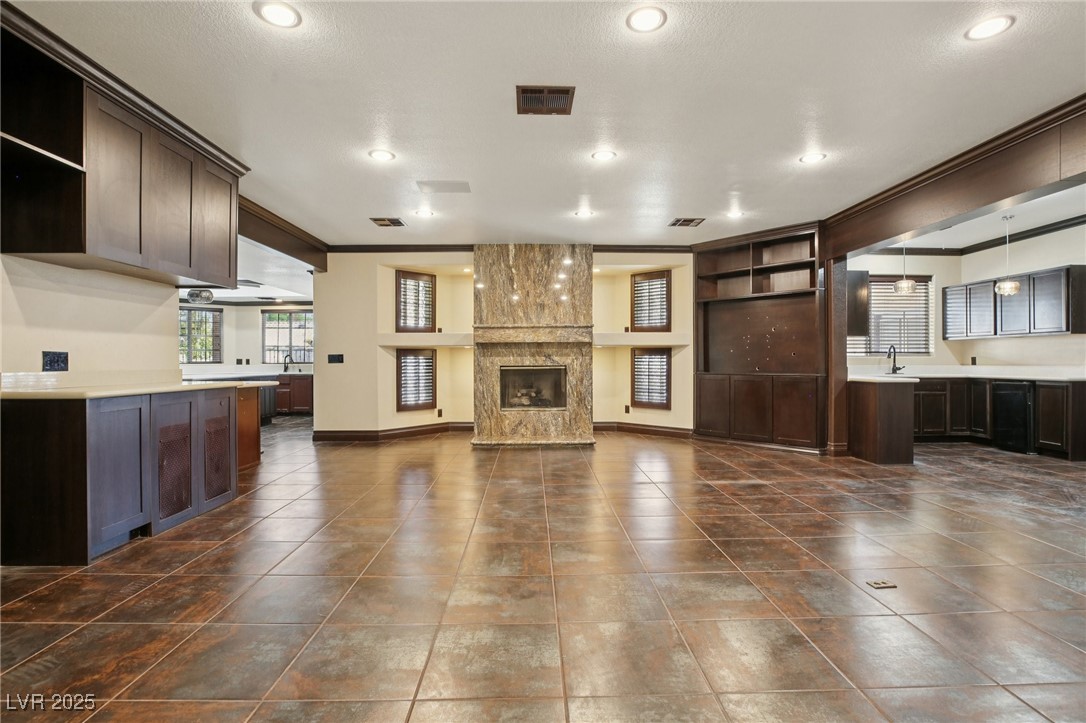 3622 Mooncrest Circle