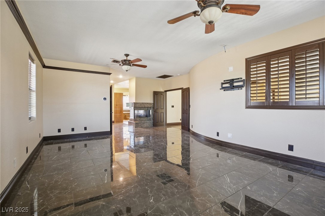 3622 Mooncrest Circle