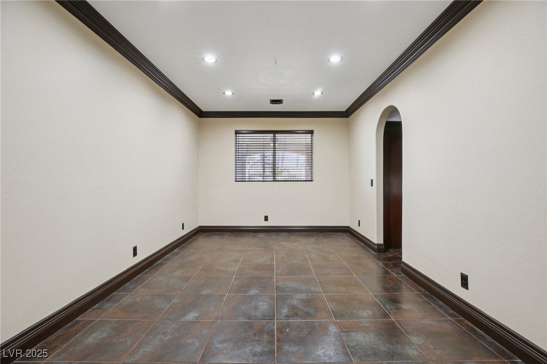 3622 Mooncrest Circle