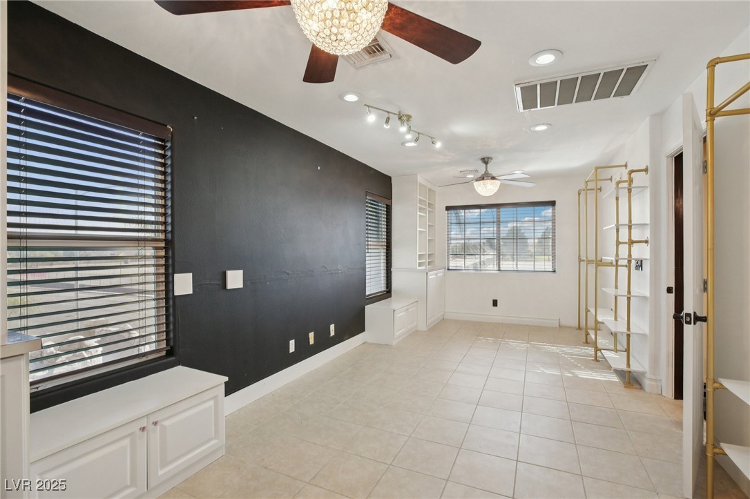 3622 Mooncrest Circle