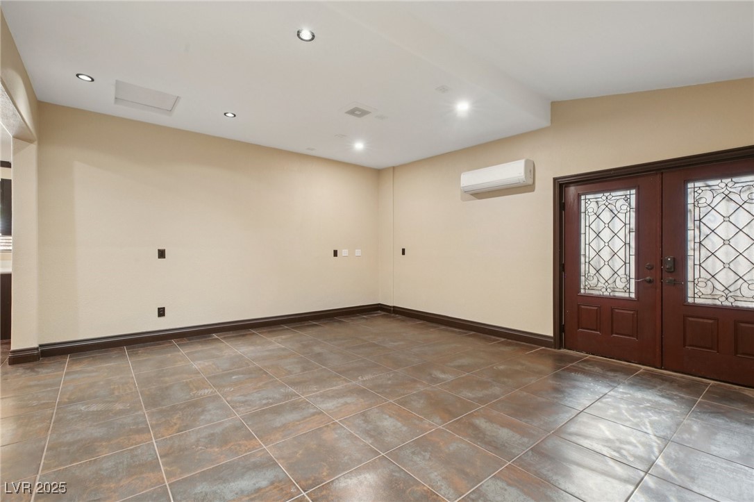 3622 Mooncrest Circle