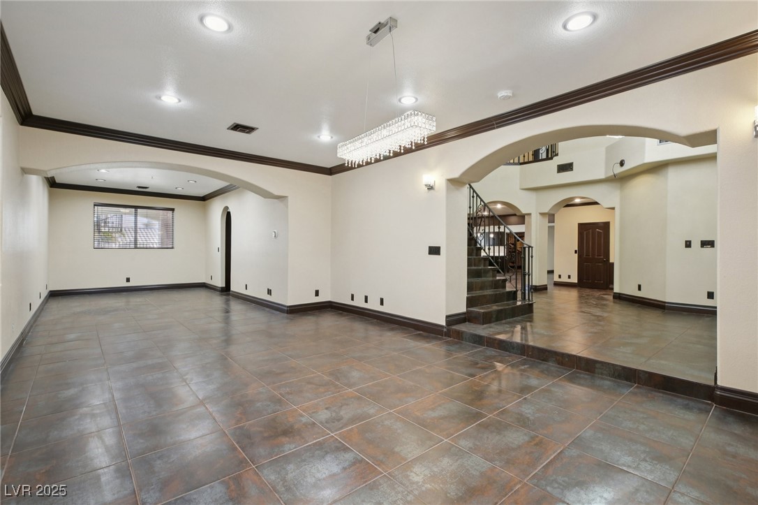 3622 Mooncrest Circle