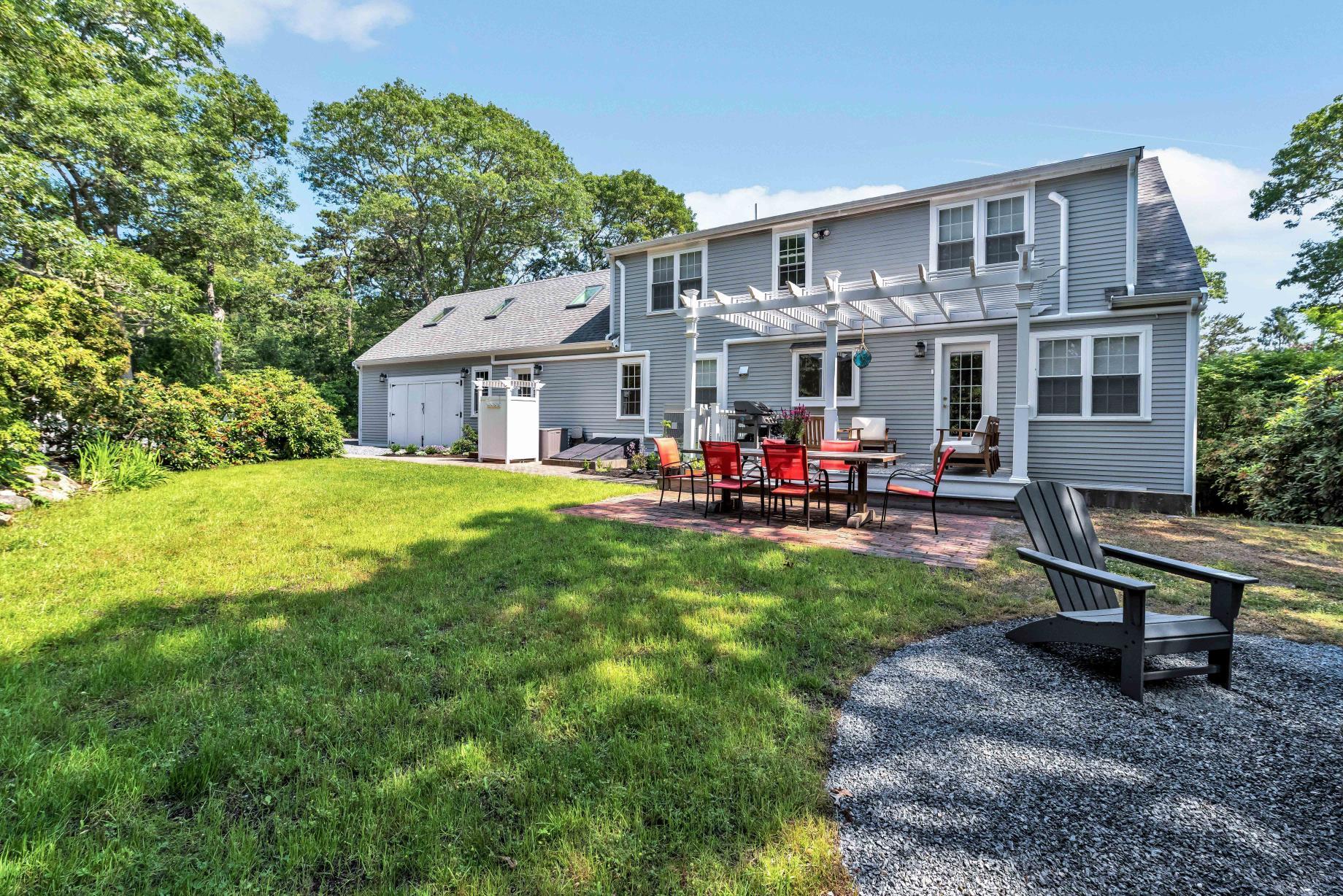 30 Bay Pine Road