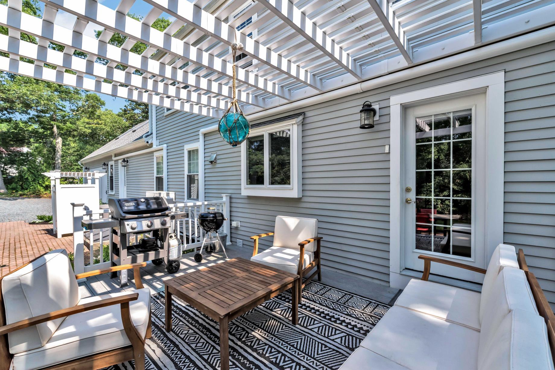 30 Bay Pine Road