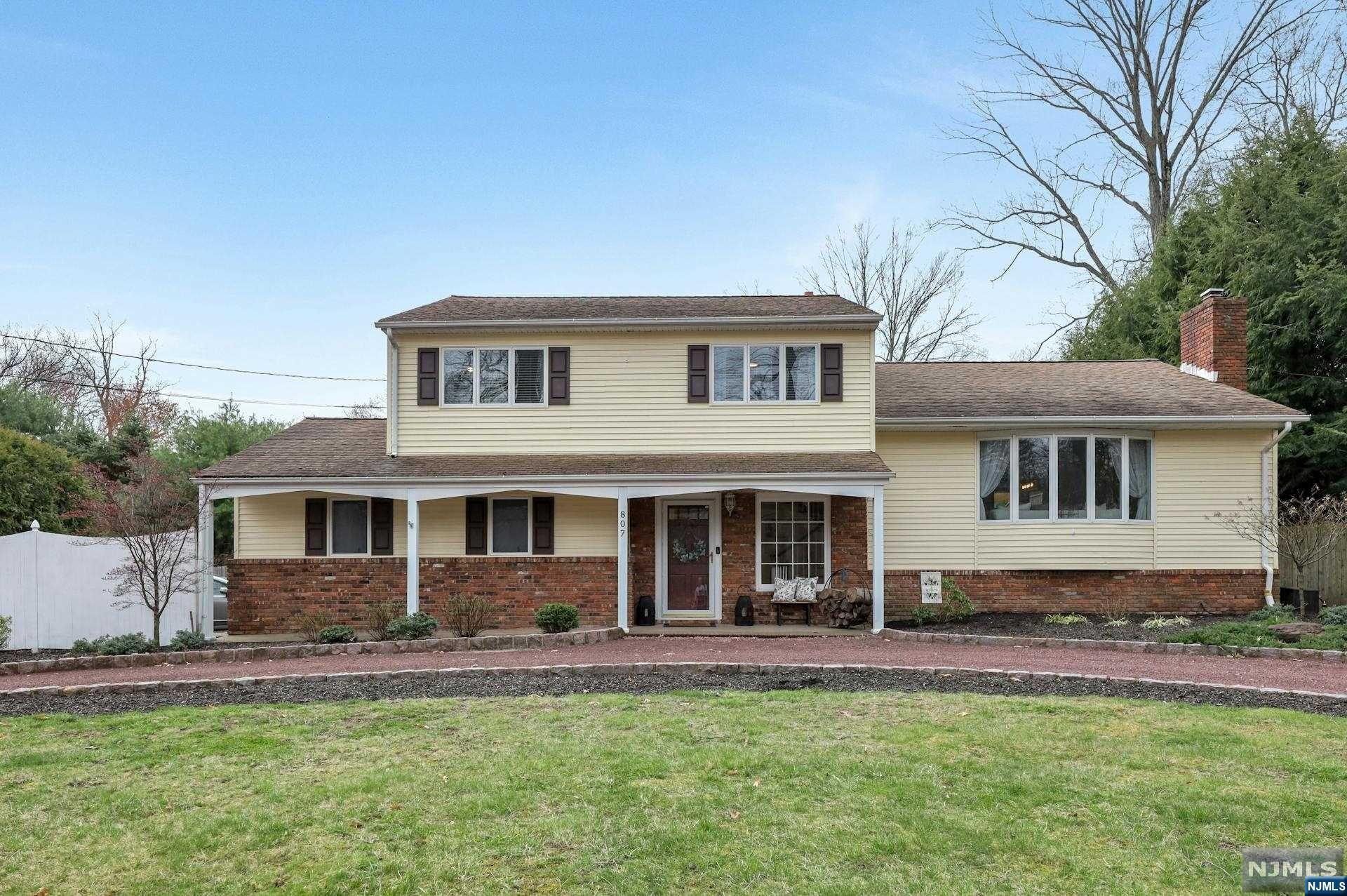 807 Hillsdale Avenue