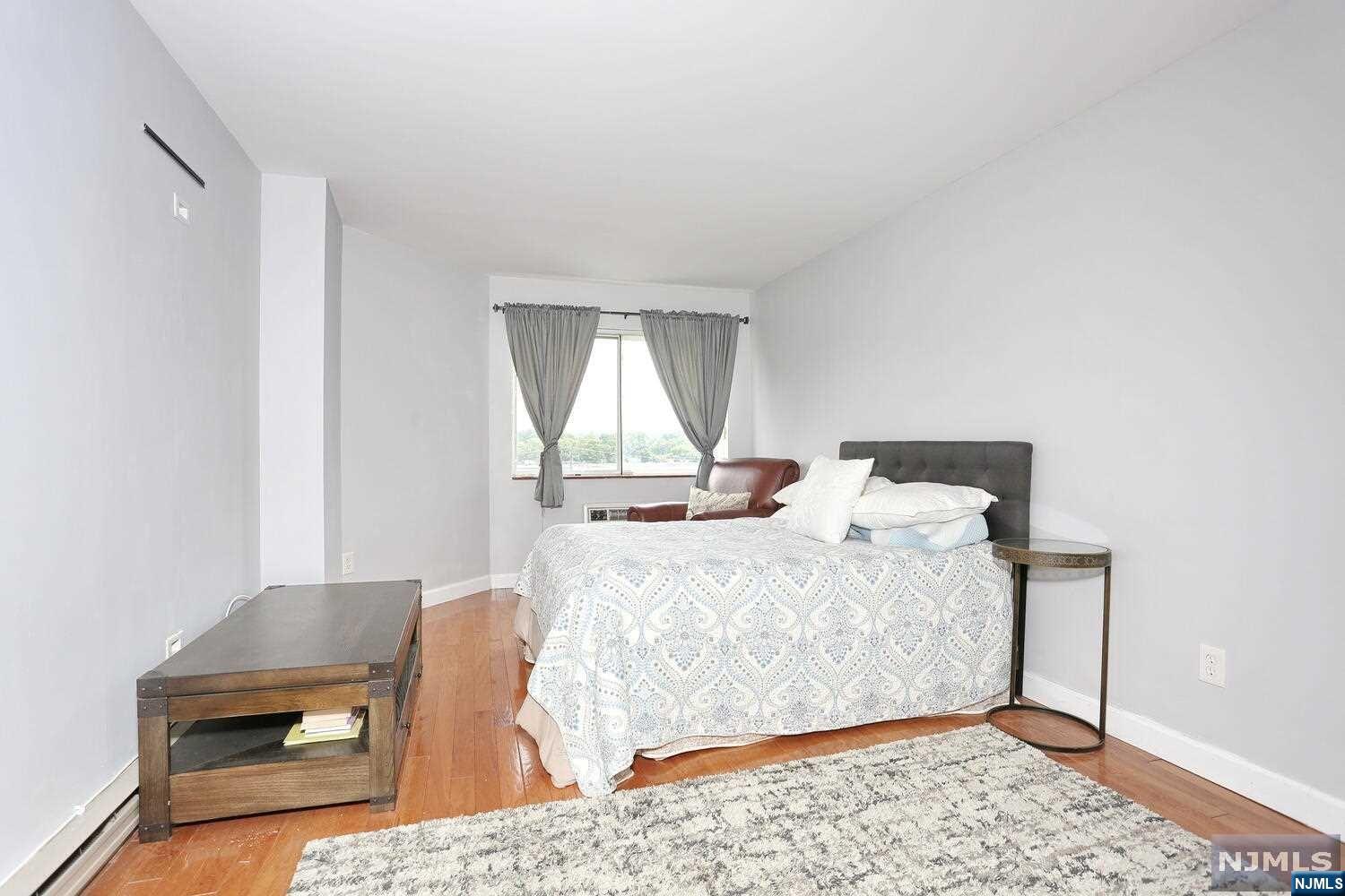 10 Orchard Street 4F