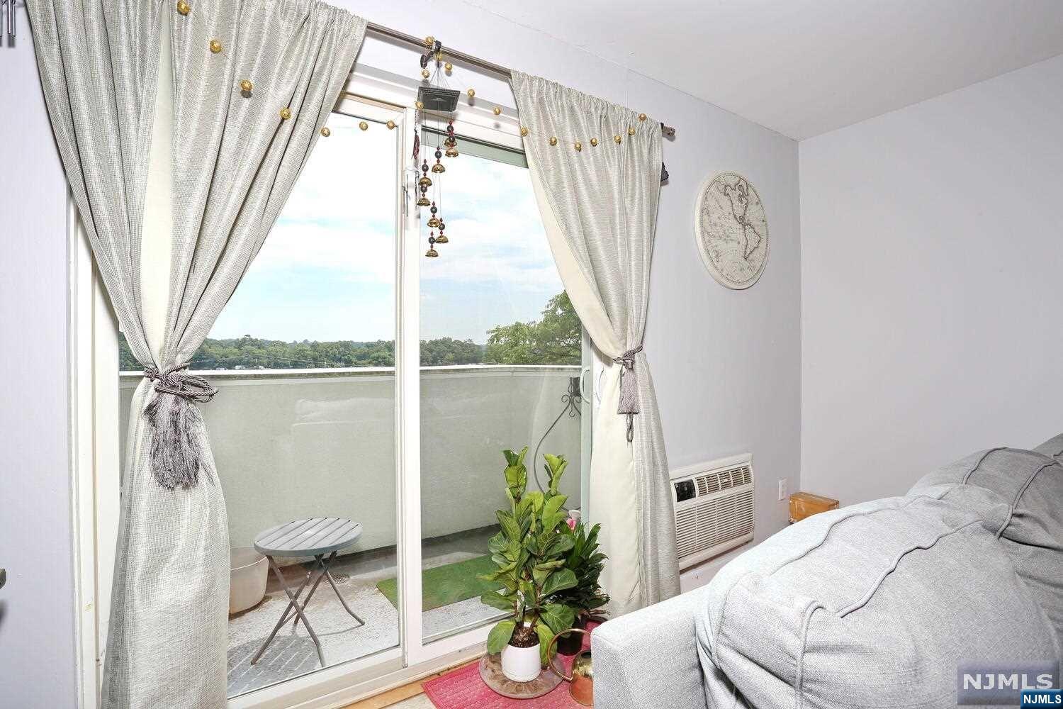 10 Orchard Street 4F